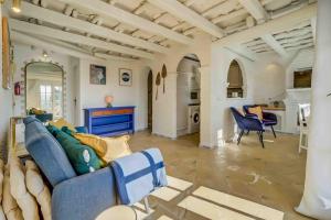 Posezení v ubytování Golf Course View Apartment