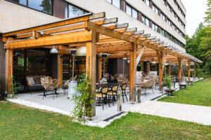 Budova, kde se aparthotel nachází