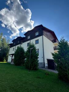 Το κτήριο όπου στεγάζεται  το διαμέρισμα +33 φωτογραφίες