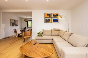 Khu vực ghế ngồi tại La Villa des Mûriers - Jardin - Lavaur