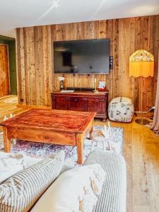 Afbeelding uit fotogalerij van Chalet Sassy Evasion Cocooning Jardin et BOX in Megève