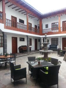 Χώρος καθιστικού στο Illa Hotel