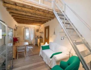 En eller flere senge i et værelse på New Museo Arte Orientale