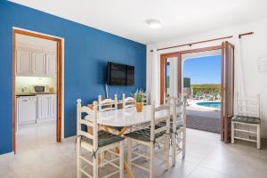 Photo de la galerie de l'établissement Villa Acantilado-Cala Galdana, à Ferreries