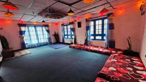 Postel nebo postele na pokoji v ubytování Misty Soul Retreat