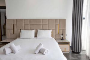 Gallery image of Luxurious Pearl Penthouse by HolidayKeys in Thermiá Chiftlík