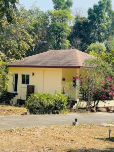 O grădină în afara Koh Chang, Bungalow 8B +7 fotografii