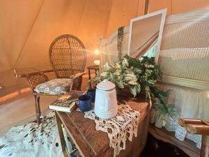 Phòng tắm tại Secluded Bell Tent Retreat Near Lake Oconee