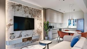 TV/trung tâm giải trí tại Mira Mare Luxury Villa by Aktis Villas