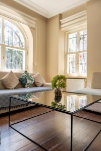 Χώρος καθιστικού στο Cihangir Apartment with 3 Bedrooms and 2 Bathrooms