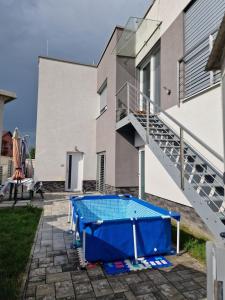Πισίνα στο ή κοντά στο Stylish house terrace and garage