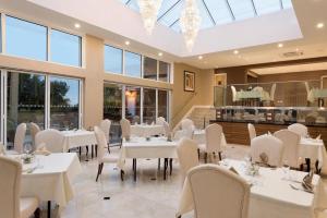 Park Hall Hotel and Spa Wolverhampton 레스토랑 또는 맛집