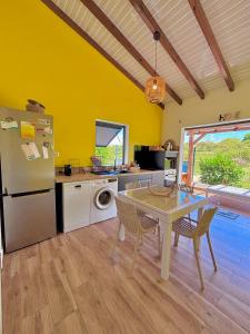 Η κουζίνα ή μικρή κουζίνα στο Ti-Kaz Gwada