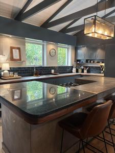 Kuchyň nebo kuchyňský kout v ubytování Pool & Garden Winelands Retreat