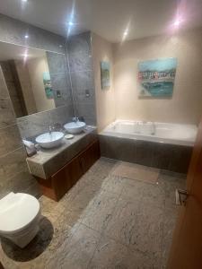 Gallery image of 8 Royal Court Apartments,,Sutton Coldfield, Birmingham B74 2NA in Birmingham
