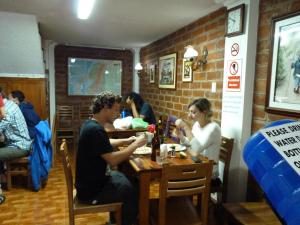 Επισκέπτες που μένουν στο Hostal D´Mathias
