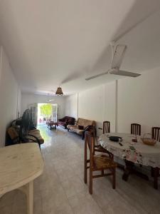 Χώρος καθιστικού στο Marina 6 Beach Chalet