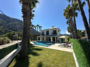 Πισίνα στο ή κοντά στο Villa Breeze - Luxury 4BR Villa - River 50m