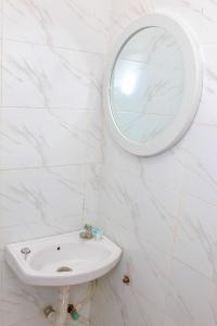 Bilik mandi di Luxury studio at Bamburi, Mombasa