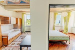 Ένα ή περισσότερα κρεβάτια σε δωμάτιο στο 4 beds-sea view with private garage