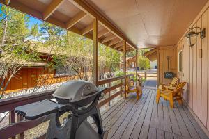 Ban công/sân hiên tại Country Club Cabin #357