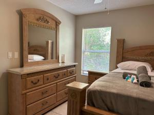 Ένα ή περισσότερα κρεβάτια σε δωμάτιο στο Private Stay Near Ed Smith Stadium-Great Location Rm4 Shared home