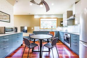 Gallery image of Downtown Loft2min Walkcameron Vlg, Nc State, in Raleigh +17 photos
