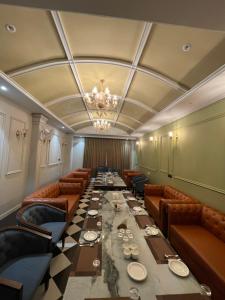 Posezení v ubytování The Khyber Hotel