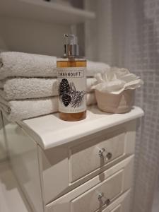 Photo de la galerie de l'établissement Haabsburg Appartment Vienna 6 Personen, Balkon, voll ausgestattete Küche, Grün-Ruhelage am Stadtrand, gute Öffi Anbindung, à Vienne