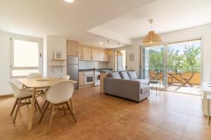 Kuchyň nebo kuchyňský kout v ubytování Valle del Este Terraza Piscina Parking Gratis