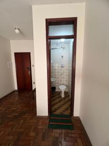 Koupelna v ubytování Apartamento 107 - Suíte econômica com ar condicionado