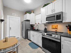 Gallery image of 6 min from River center mall and hospital in San Antonio