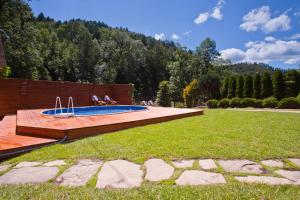 Bazén v ubytovaní Apartamenty DobraNocka alebo v jeho blízkosti