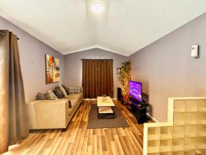 Fotografie z fotogalerie ubytování Modern Riverside 3BR, 2 Lounges, Office, by Casino v destinaci Windsor