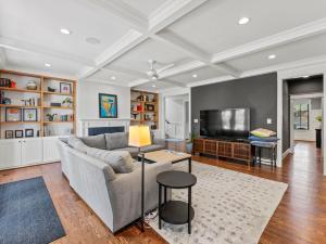 TV a/nebo společenská místnost v ubytování Glebe Getaway House