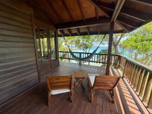 Imagen de la galería de Media Luna Resort & Beach Club, en First Bight