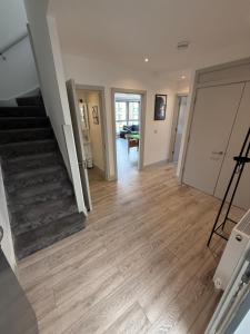 Fotografie z fotogalerie ubytování Stylish Penthouse 5-Bed Duplex v destinaci Coulsdon + 45 fotografií