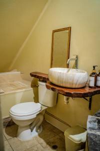 Ένα μπάνιο στο casa de campo chachapoyas cucamay +42 φωτογραφίες
