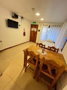 Μια τηλεόραση ή/και κέντρο ψυχαγωγίας στο Apart AlemDuplex +8 φωτογραφίες