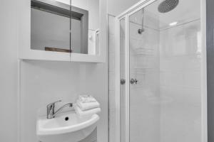 Imagen de la galería de The Beach Shack on Beach Street, en Merimbula 8 fotos más