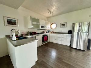 Fotografie z fotogalerie ubytování Shangri-La Oceanfront vacation home v destinaci Pender Island