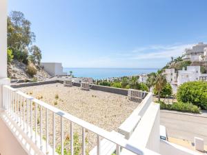モハカルにあるHoliday Home in Mojácarの海が見えるバルコニー