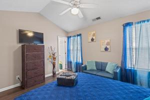 Televisyen dan/atau pusat hiburan di Stockbridge South of Atlanta - Private Room 1