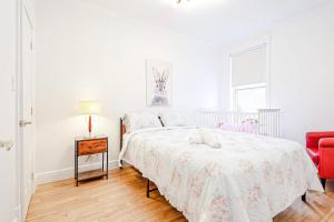 Gallery image of Royal Level-5 bedrooms avec 2 places de parking in Montréal