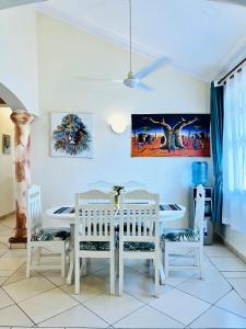 Fotografie z fotogalerie ubytování Nyali Luxurious Apartments and Suites, Baobab waves v destinaci Mombasa