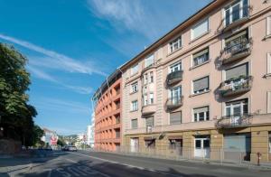 Το κτήριο όπου στεγάζεται  το διαμέρισμα