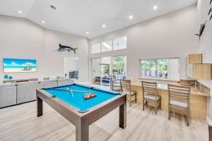 Fotografie z fotogalerie ubytování Walk to beach Heated Pool Ample residence Marlin Key v destinaci Fort Lauderdale