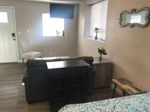 Gallery image of North Valley Studio in Albuquerque +11 photos