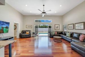 Ruang duduk di Home With Pool By Pmi Unit 263