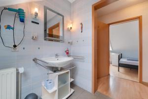 Ένα μπάνιο στο Ferienwohnung Hieltscher +15 φωτογραφίες